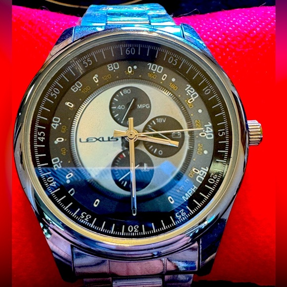 LEXUS watch Great for a LEXUS Enthusiast!! - Picture 1 of 4